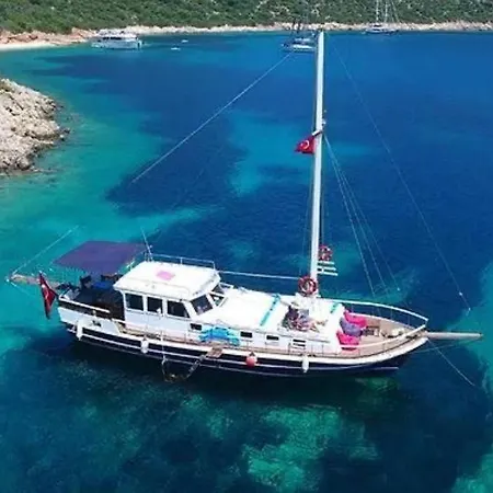 Star 1 Botel Kas